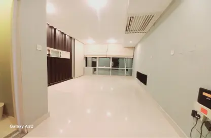 Apartment - 2 Bedrooms - 2 Bathrooms for rent in Umm Ghwailina Comm - Umm Ghuwalina - Umm Ghuwailina - Doha Apartment - 2 Bedrooms - 2 Bathrooms for rent in Umm Ghwailina Comm - Umm Ghuwalina - Umm Ghuwailina - Doha