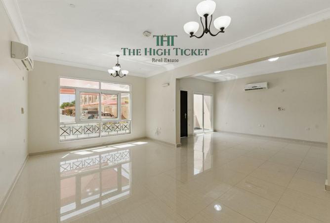 1010572 - Property Image 3