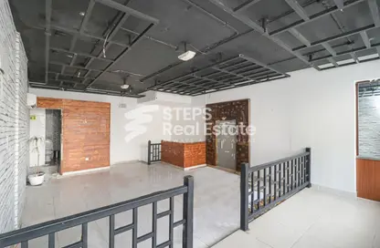 Shop - Studio - 1 Bathroom for rent in Al Jazeera Street - Fereej Bin Mahmoud North - Fereej Bin Mahmoud - Doha