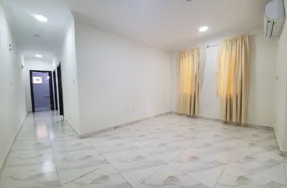 شقة - 2 غرف نوم - 2 حمامات للايجار في ام غوالينا تجارية - ام غويلينا - أم غويلينا - الدوحة