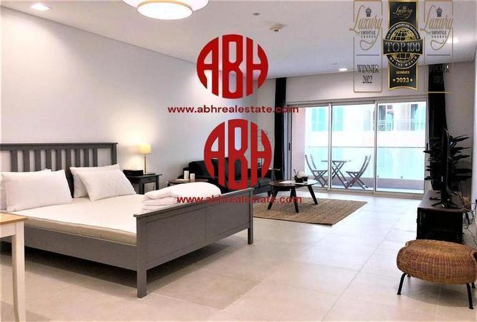 Apartment - Studio - 1 Bathroom for rent in Al Mutahidah Tower - Viva Bahriyah - The Pearl Island - Doha