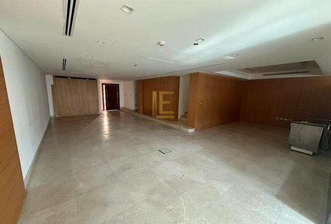 903683 - Property Image 2