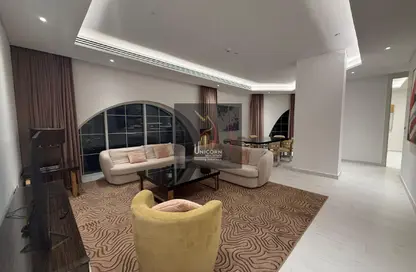 Apartment - 3 Bedrooms - 3 Bathrooms for rent in Floresta Gardens - Floresta Gardens - The Pearl Island - Doha