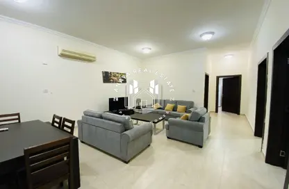 فيلا - 2 غرف نوم - 2 حمامات للايجار في منطقة مويثر - الدوحة