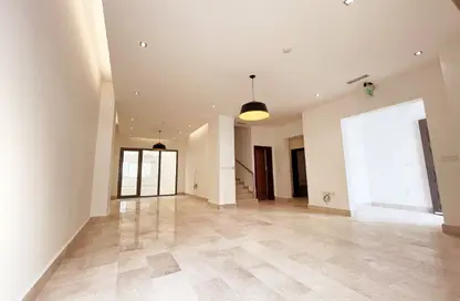 مجمع سكني - 3 غرف نوم - 4 حمامات للايجار في العب - الخيصة - أم صلال محمد