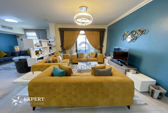 806387 - Property Image 2