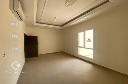 شقة - 2 غرف نوم - 2 حمامات للايجار في شارع النصر - النصر - الدوحة