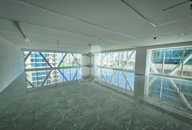 920305 - Property Image 2