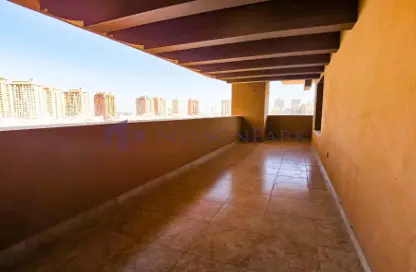شقة - 4 غرف نوم - 4 حمامات للايجار في طريق بورتو الشرقي - بورتو أرابيا - جزيرة اللؤلؤة - الدوحة