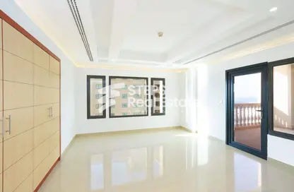 Empty Room image for: Apartment - 2 Bedrooms - 3 Bathrooms for sale in West Porto Drive - Porto Arabia - The Pearl Island - Doha, Image 1