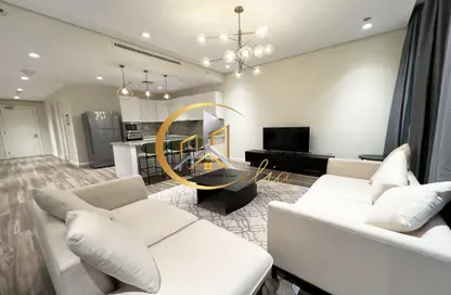 Apartment - 2 Bedrooms - 4 Bathrooms for rent in The Garden - Floresta Gardens - The Pearl Island - Doha