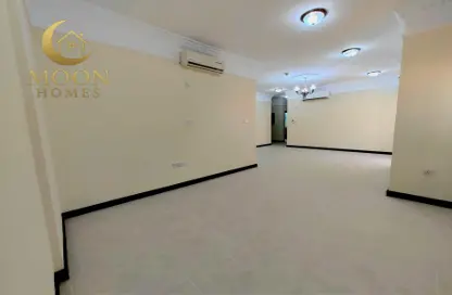 شقة - 3 غرف نوم - 3 حمامات للايجار في فريج بن محمود - الدوحة