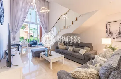 Apartment - 1 Bedroom - 2 Bathrooms for sale in Viva East - Viva Bahriyah - The Pearl Island - Doha