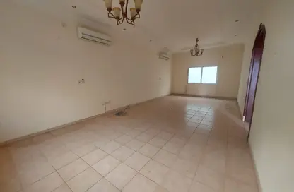 مجمع سكني - 4 غرف نوم - 4 حمامات للايجار في شارع الوعب - الوعب - الدوحة