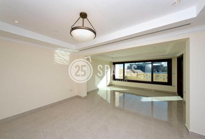 967892 - Property Image 2