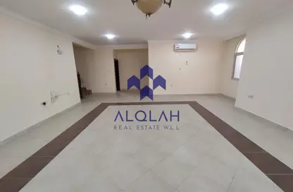 مجمع سكني - 4 غرف نوم - 4 حمامات للايجار في شارع المطار القديم - طريق المطار القديم - الدوحة
