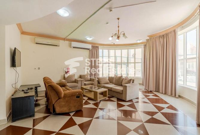 948307 - Property Image 2