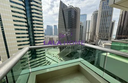شقة - 2 غرف نوم - 2 حمامات للايجار في الحي التجاري - الخليج الغربي - الدوحة