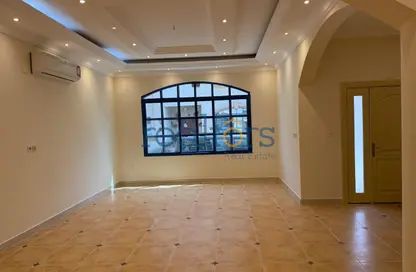 Compound - 3 Bedrooms - 4 Bathrooms for rent in Al Maamoura - Al Maamoura - Doha