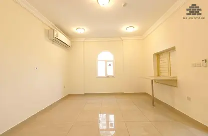 Apartment - 2 Bedrooms - 2 Bathrooms for rent in Al Sadd Road - Al Sadd - Doha
