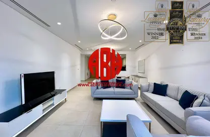 Apartment - 2 Bedrooms - 3 Bathrooms for rent in Floresta Gardens - Floresta Gardens - The Pearl Island - Doha