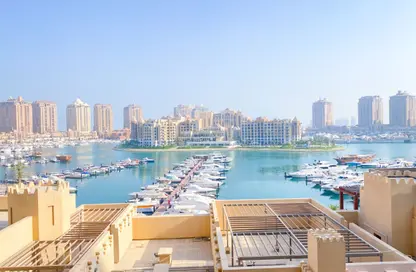 Apartment - 2 Bedrooms - 3 Bathrooms for rent in Tower 14 - Porto Arabia - The Pearl Island - Doha