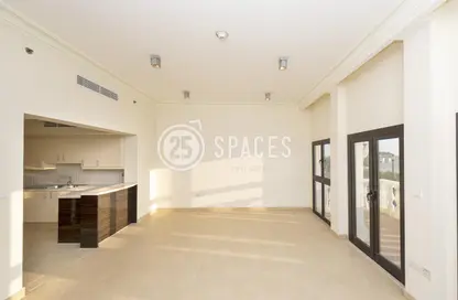 Apartment - 1 Bedroom - 2 Bathrooms for rent in Carnaval - Qanat Quartier - The Pearl Island - Doha