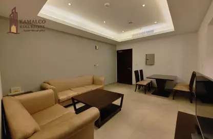 Apartment - 2 Bedrooms - 2 Bathrooms for rent in Umm Ghuwalina - Umm Ghuwailina - Doha