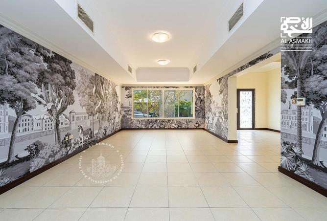 941289 - Property Image 2