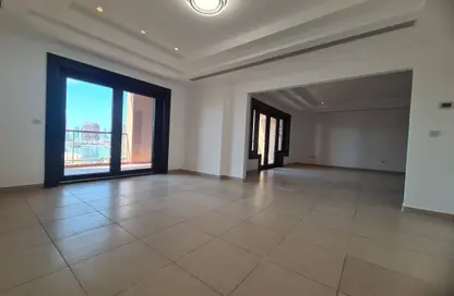 Apartment - 2 Bedrooms - 4 Bathrooms for rent in East Porto Drive - Porto Arabia - The Pearl Island - Doha