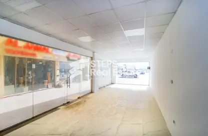 Shop - Studio for rent in Souk Al gharaffa - Al Gharrafa - Doha