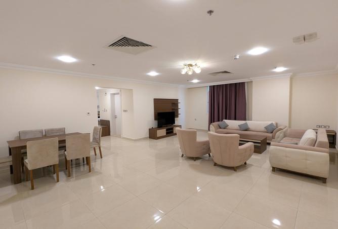 930068 - Property Image 2