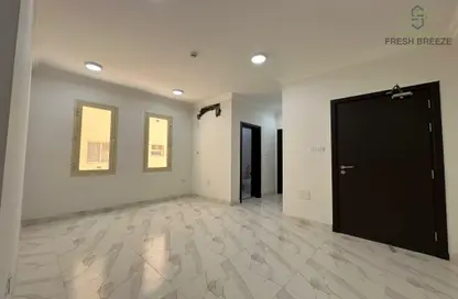 Apartment - 2 Bedrooms - 2 Bathrooms for rent in Umm Ghuwailina 4 - Umm Ghuwailina - Doha