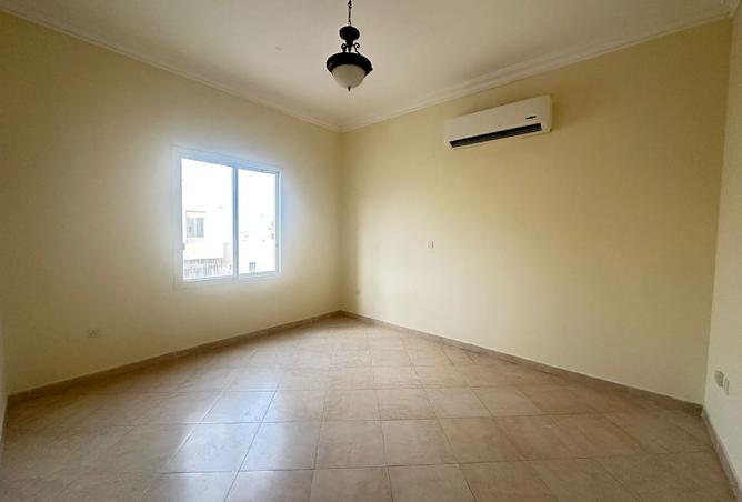 989302 - Property Image 3