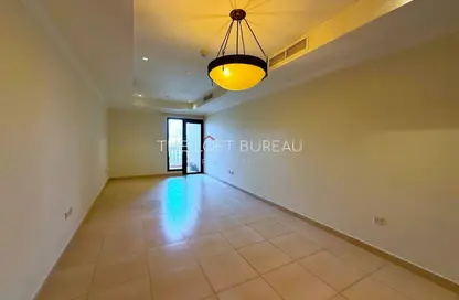 Apartment - 1 Bedroom - 2 Bathrooms for rent in Tower 5 - Porto Arabia - The Pearl Island - Doha