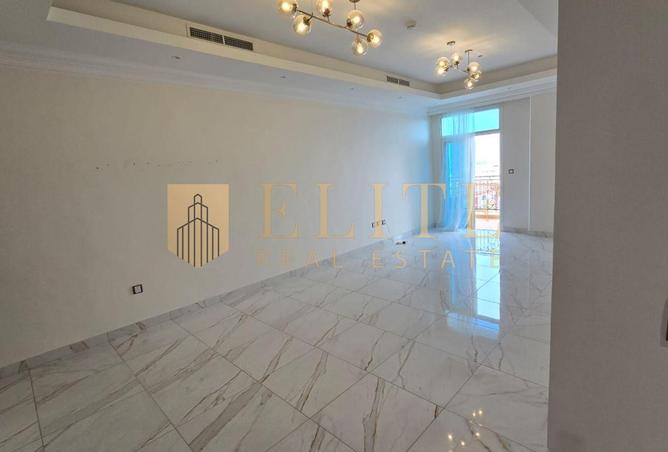 981554 - Property Image 2