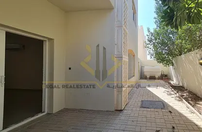 Duplex - 3 Bedrooms - 5 Bathrooms for rent in Um Salal shops - Umm Salal Mohammed - Doha