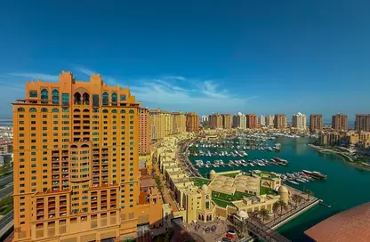 Apartment - 2 Bedrooms - 2 Bathrooms for rent in Tower 10 - Porto Arabia - The Pearl Island - Doha