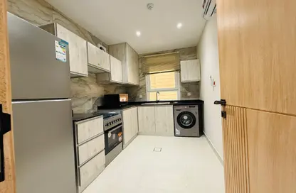 شقة - 2 غرف نوم - 2 حمامات للايجار في سومرست أل منصور - المنصورة - الدوحة