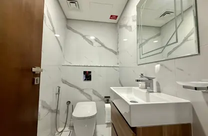 Apartment - 2 Bedrooms - 3 Bathrooms for rent in Lusail Marina Heights - Marina District - Lusail