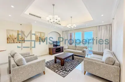 Apartment - 2 Bedrooms - 3 Bathrooms for rent in West Porto Drive - Porto Arabia - The Pearl Island - Doha