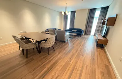 Apartment - 3 Bedrooms - 4 Bathrooms for rent in Floresta Gardens - Floresta Gardens - The Pearl Island - Doha