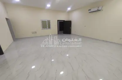 Empty Room image for: Apartment - 3 Bedrooms - 2 Bathrooms for rent in Rawdat Al Hamama - Al Daayen, Image 1