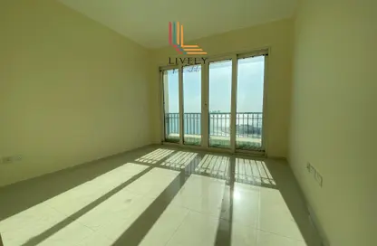 Apartment - 2 Bedrooms - 3 Bathrooms for rent in Viva East - Viva Bahriyah - The Pearl Island - Doha