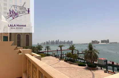 تاون هاوس - 4 غرف نوم - 6 حمامات للايجار في طريق بورتو الشرقي - بورتو أرابيا - جزيرة اللؤلؤة - الدوحة