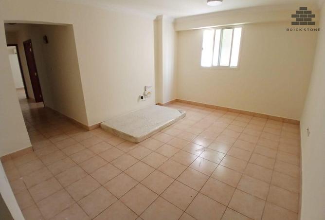 904647 - Property Image 2