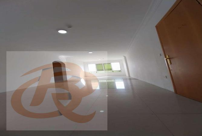 Apartment - 2 Bedrooms - 3 Bathrooms for rent in Al Mansoura - Al Mansoura - Doha