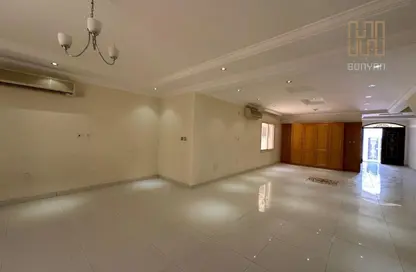 Villa - 7 Bedrooms - 7 Bathrooms for rent in Al Duhail South - Al Duhail - Doha