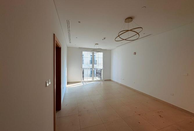 984376 - Property Image 2