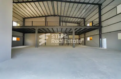 Warehouse - Studio - 3 Bathrooms for rent in Jerry Al Samur - Birkat Al Awamer - Al Wakra